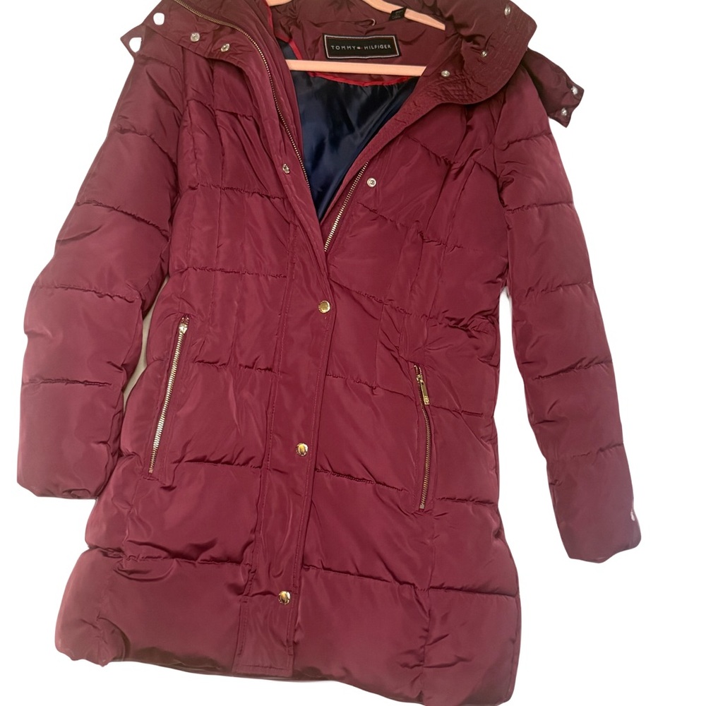 Tommy Hilfiger Women's Burgundy Puffer Jacket
